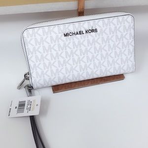 NWT Michael Kors lg Flat phone wristlet wallet